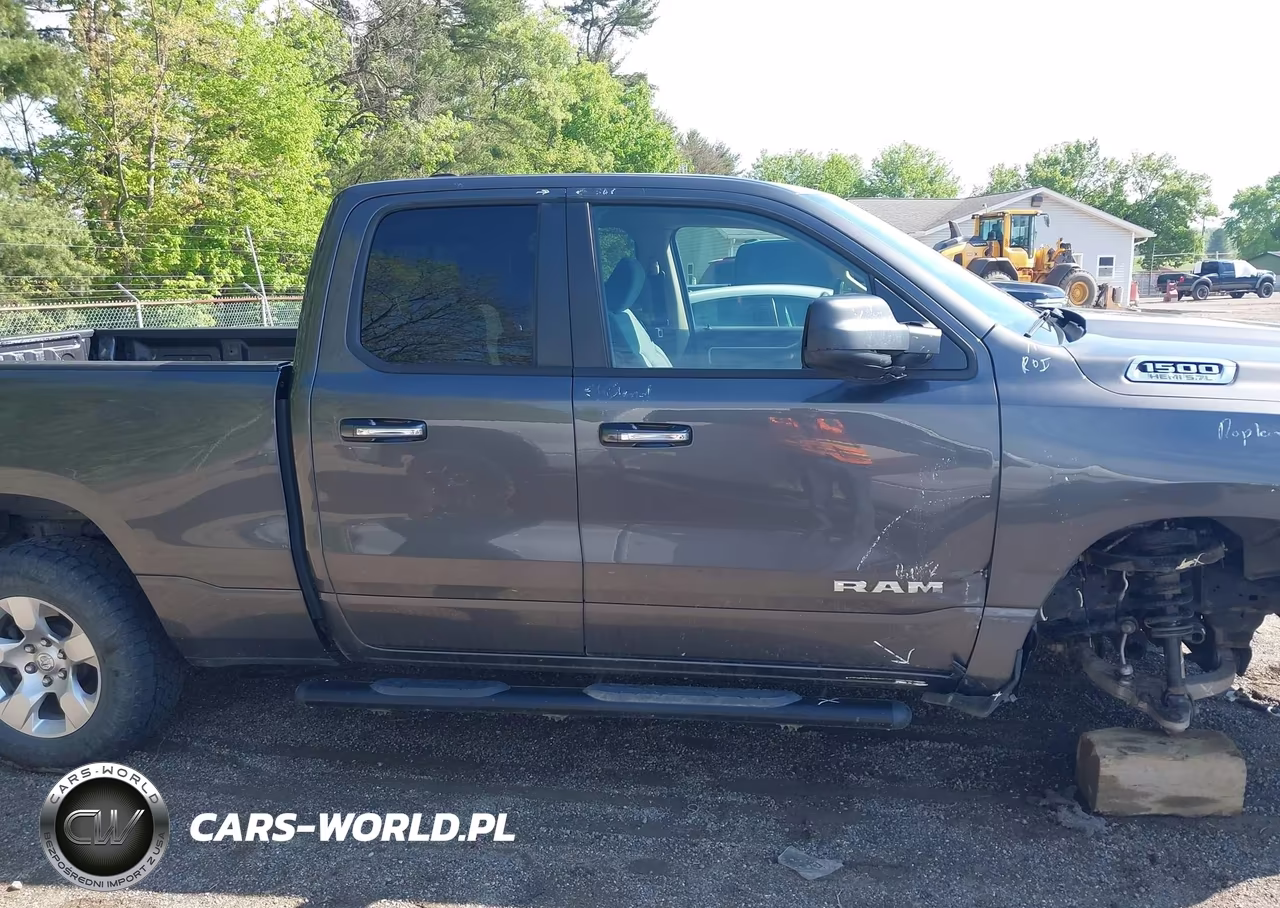 2020 Ram 1500 Big Horn 4X4 6'4 Box VIN:1C6SRFBT4LN392133 - 14