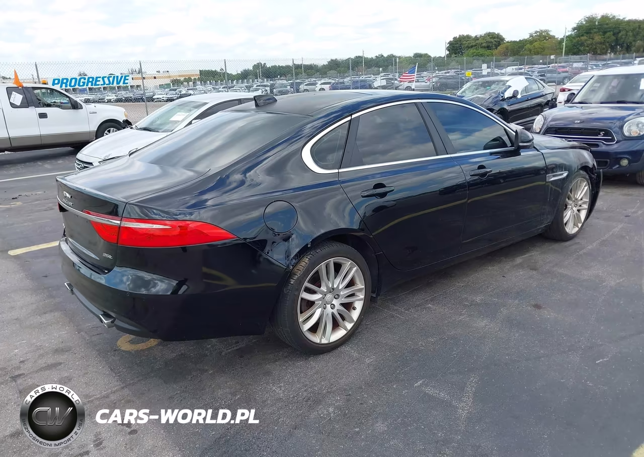 2016 Jaguar Xf 35T Prestige VIN:SAJBE4BV6GCY05957 - 4