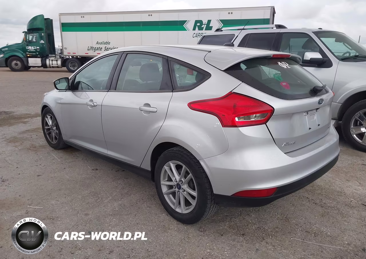 2018 Ford Focus Se VIN:1FADP3K25JL272479 - 3