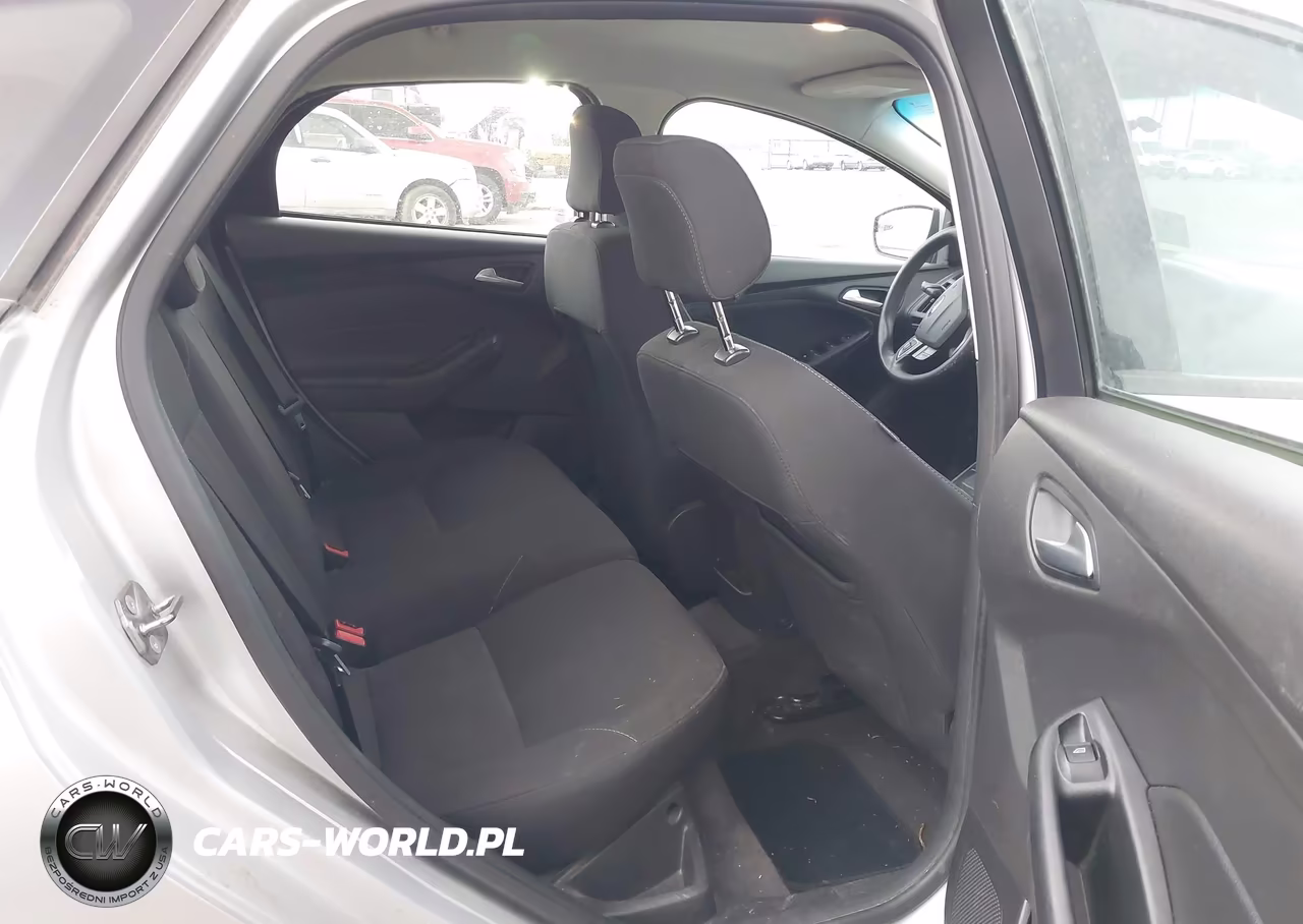 2018 Ford Focus Se VIN:1FADP3K25JL272479 - 8