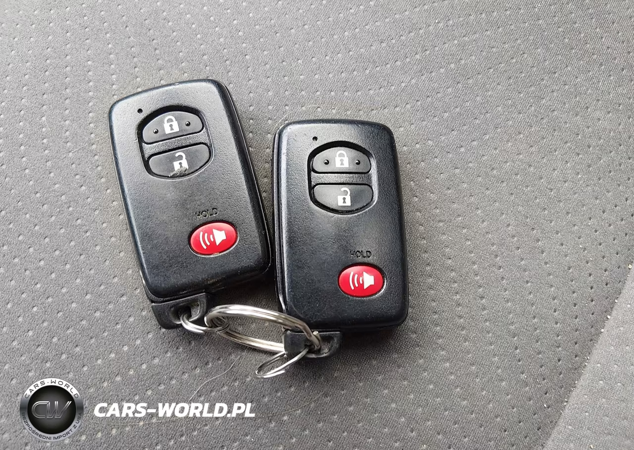 2014 Toyota Prius Two VIN:JTDKN3DU1E1834546 - 11