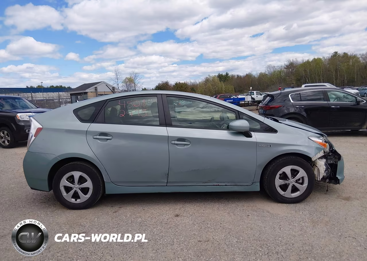 2014 Toyota Prius Two VIN:JTDKN3DU1E1834546 - 13
