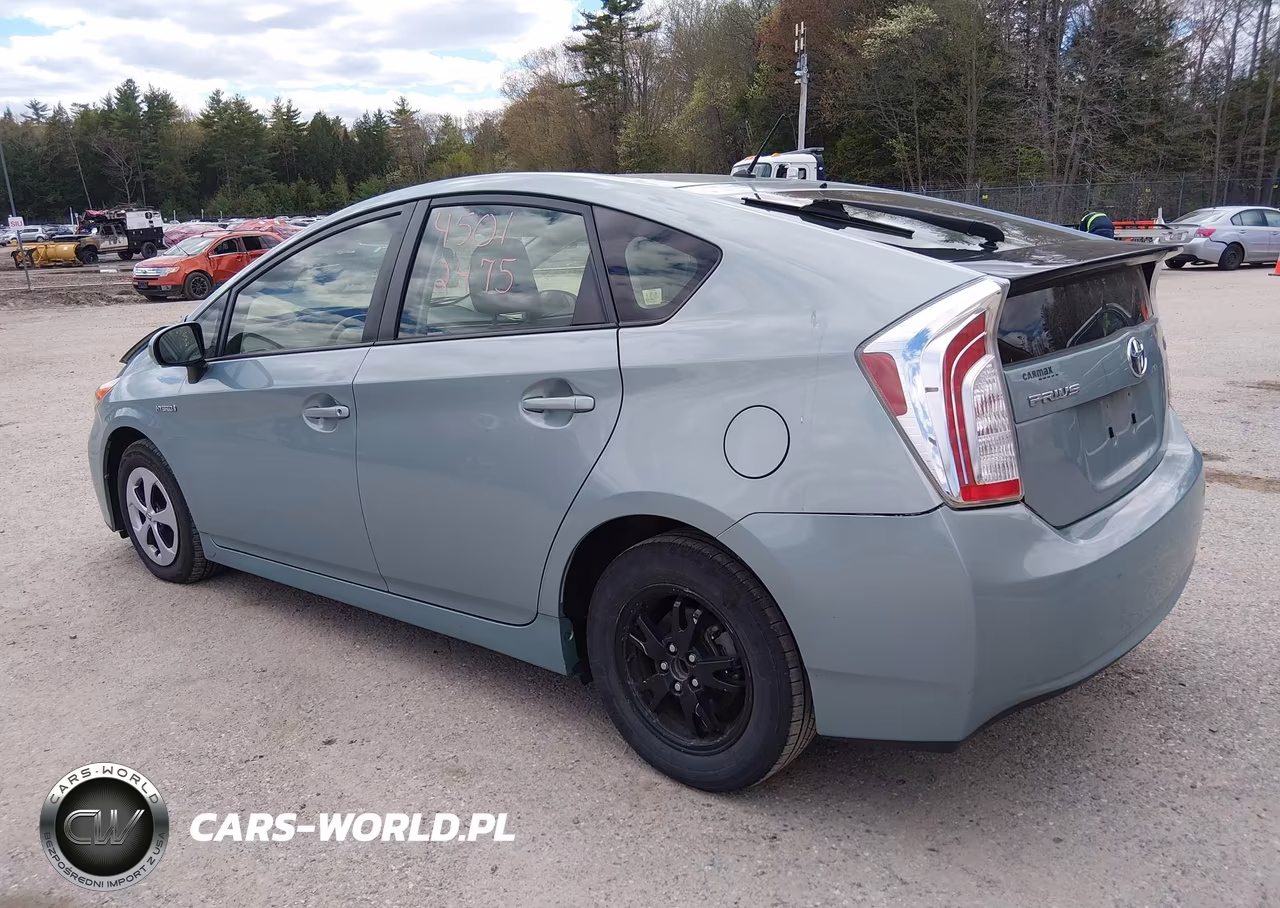 2014 Toyota Prius Two VIN:JTDKN3DU1E1834546 - 3