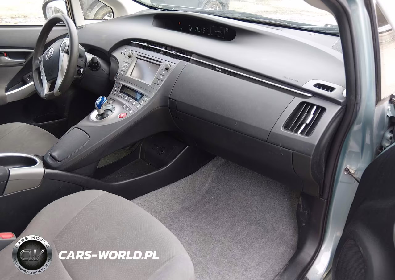 2014 Toyota Prius Two VIN:JTDKN3DU1E1834546 - 5