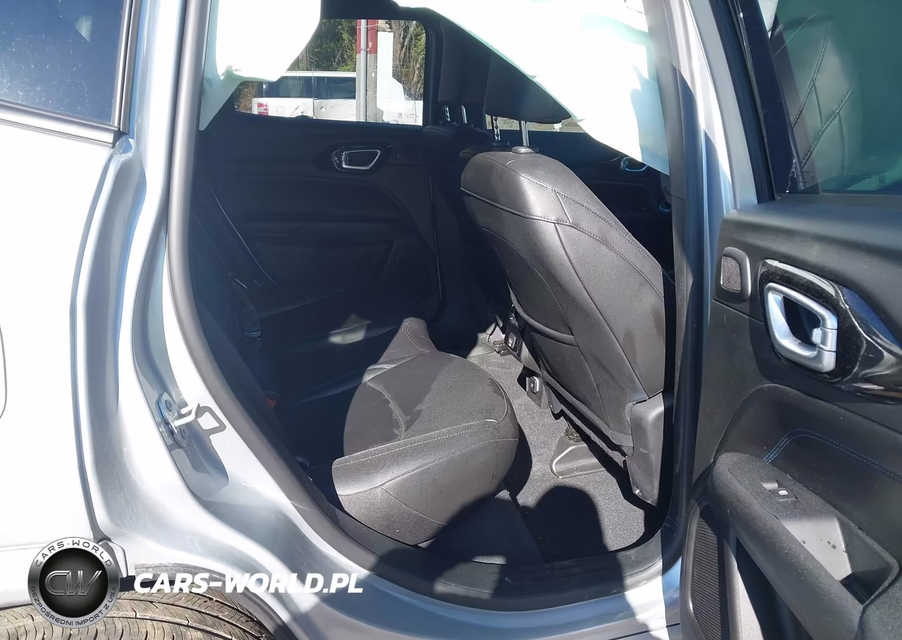 2025 Jeep Compass Limited 4X4 VIN:3C4NJDCN0ST535305 - 8