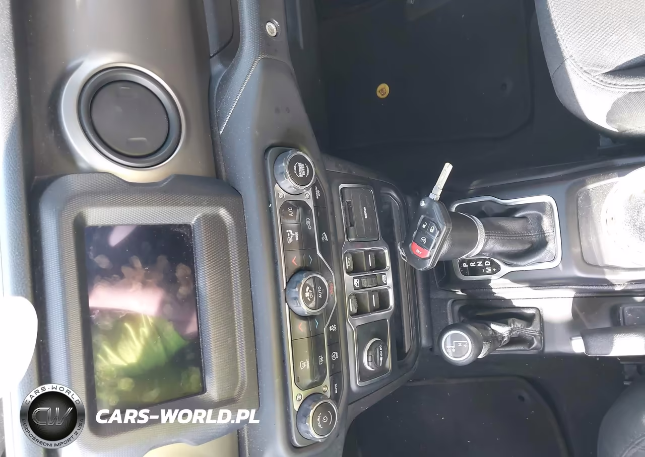 2018 Jeep Wrangler Unlimited Sport S 4X4 VIN:1C4HJXDN1JW201905 - 11