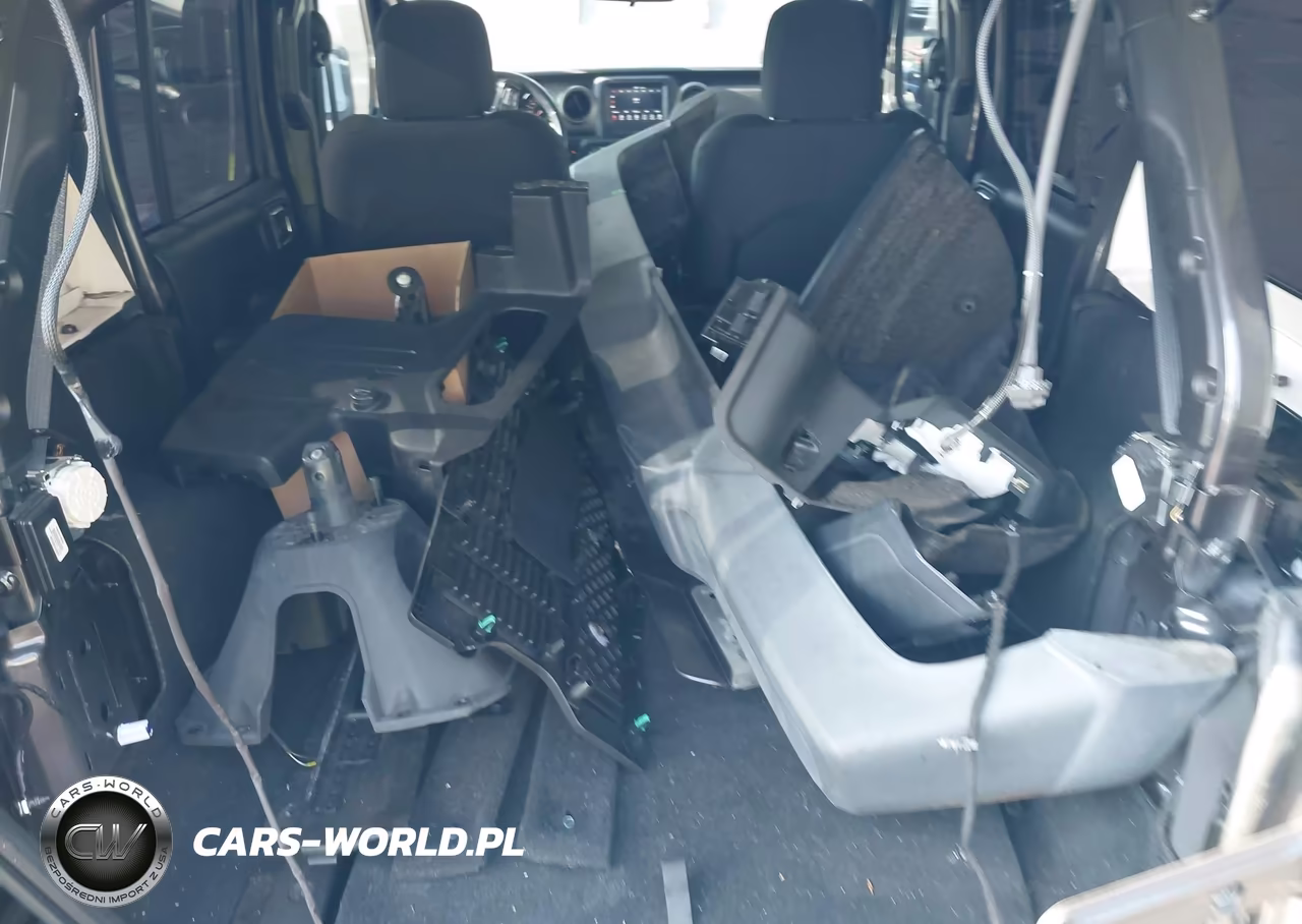2018 Jeep Wrangler Unlimited Sport S 4X4 VIN:1C4HJXDN1JW201905 - 12