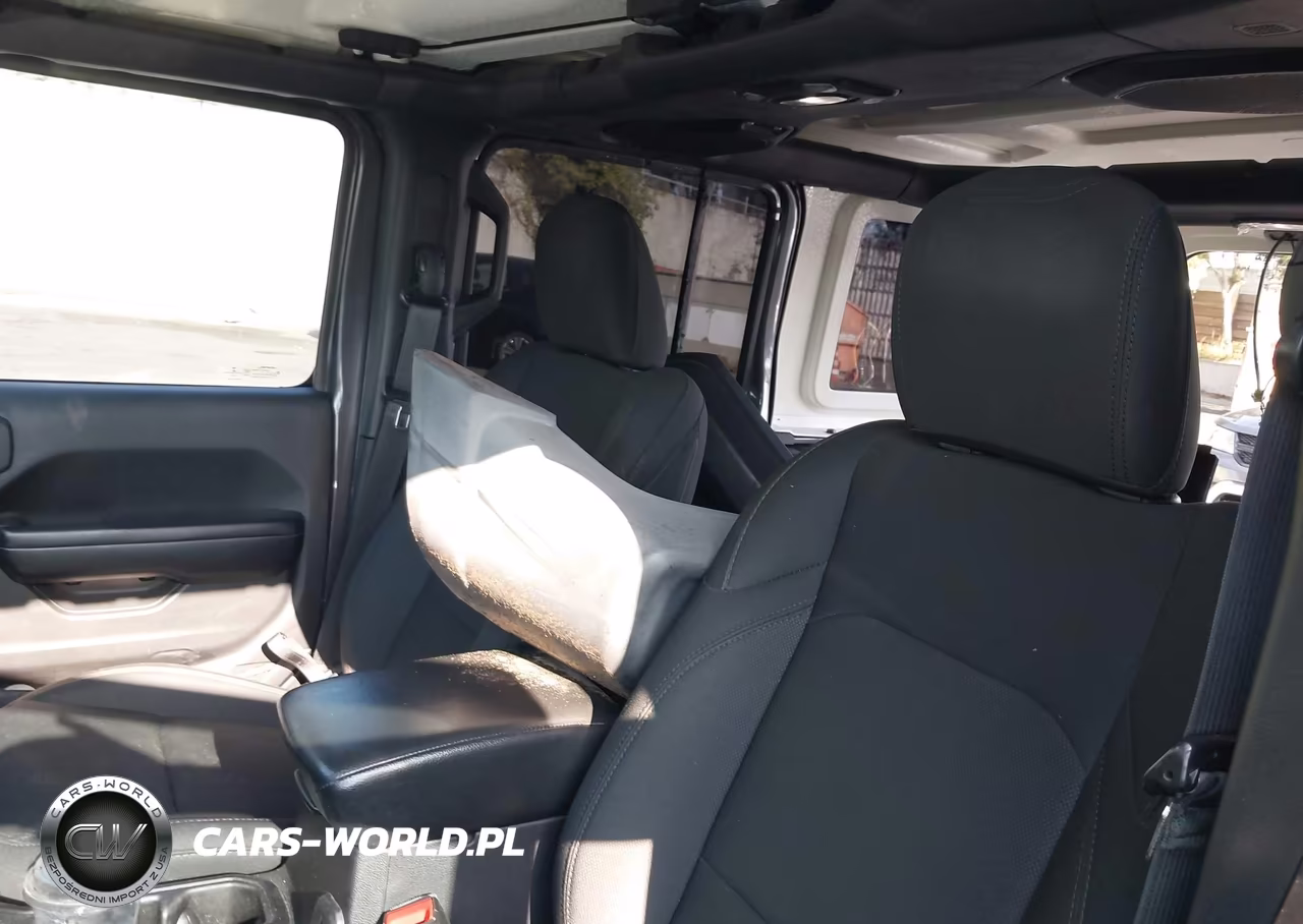 2018 Jeep Wrangler Unlimited Sport S 4X4 VIN:1C4HJXDN1JW201905 - 19