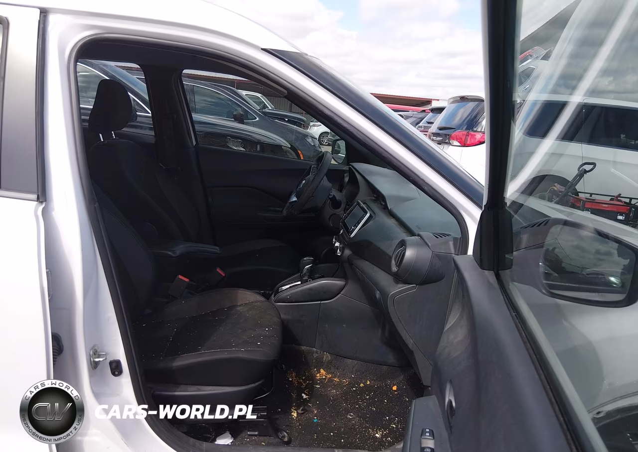 2019 Nissan Kicks S VIN:3N1CP5CU8KL562547 - 5
