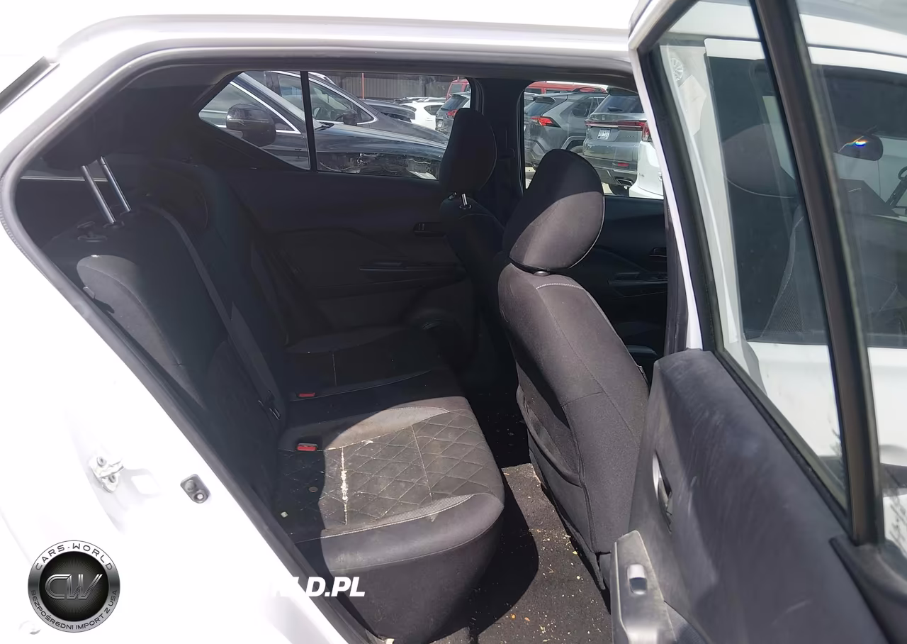 2019 Nissan Kicks S VIN:3N1CP5CU8KL562547 - 8