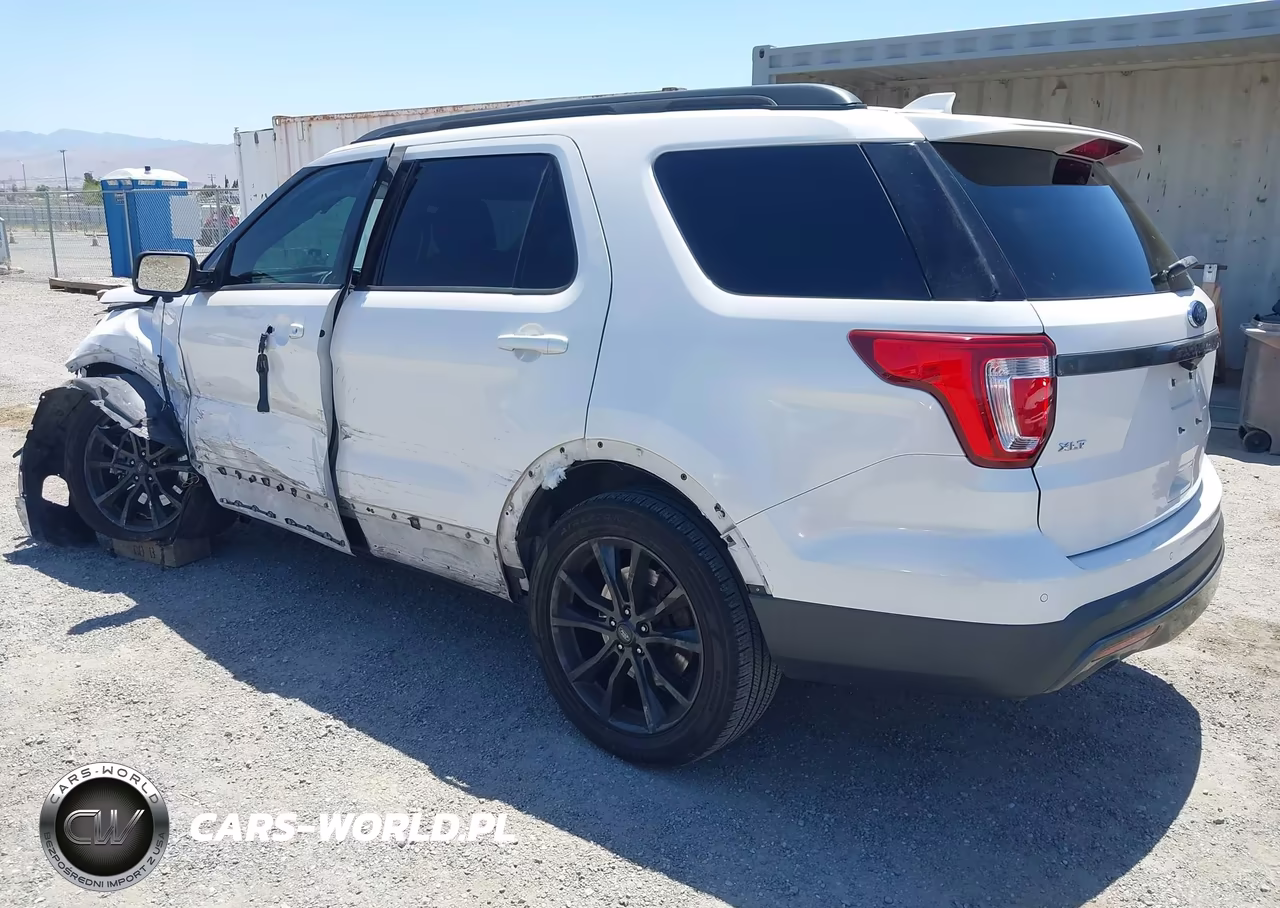 2017 Ford Explorer Xlt VIN:1FM5K7D85HGD55639 - 3