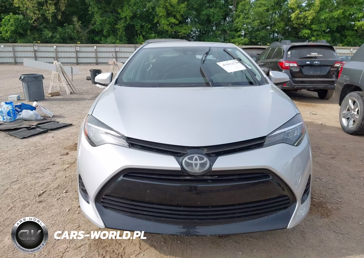 2018 Toyota Corolla Le VIN:5YFBURHE5JP738708 - 13