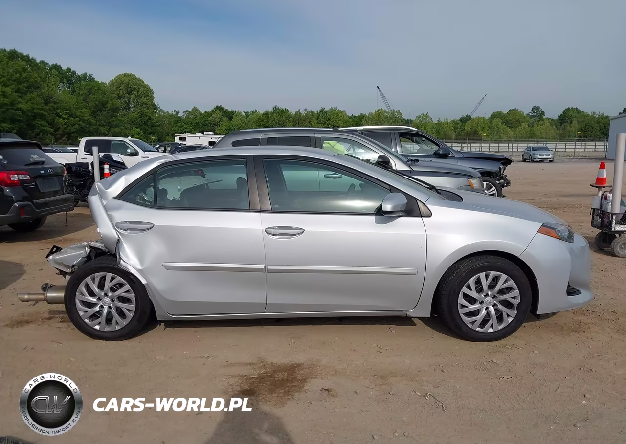 2018 Toyota Corolla Le VIN:5YFBURHE5JP738708 - 14