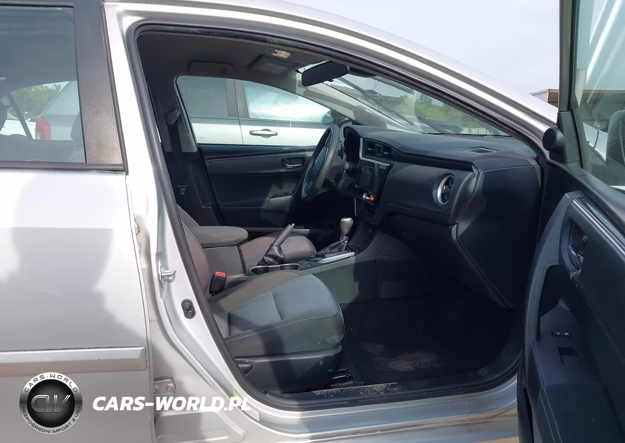 2018 Toyota Corolla Le VIN:5YFBURHE5JP738708 - 5