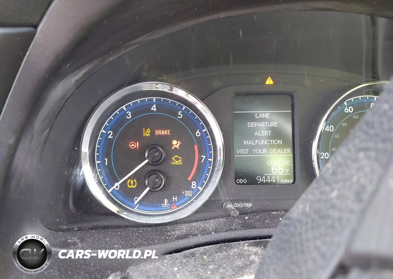 2018 Toyota Corolla Le VIN:5YFBURHE5JP738708 - 7
