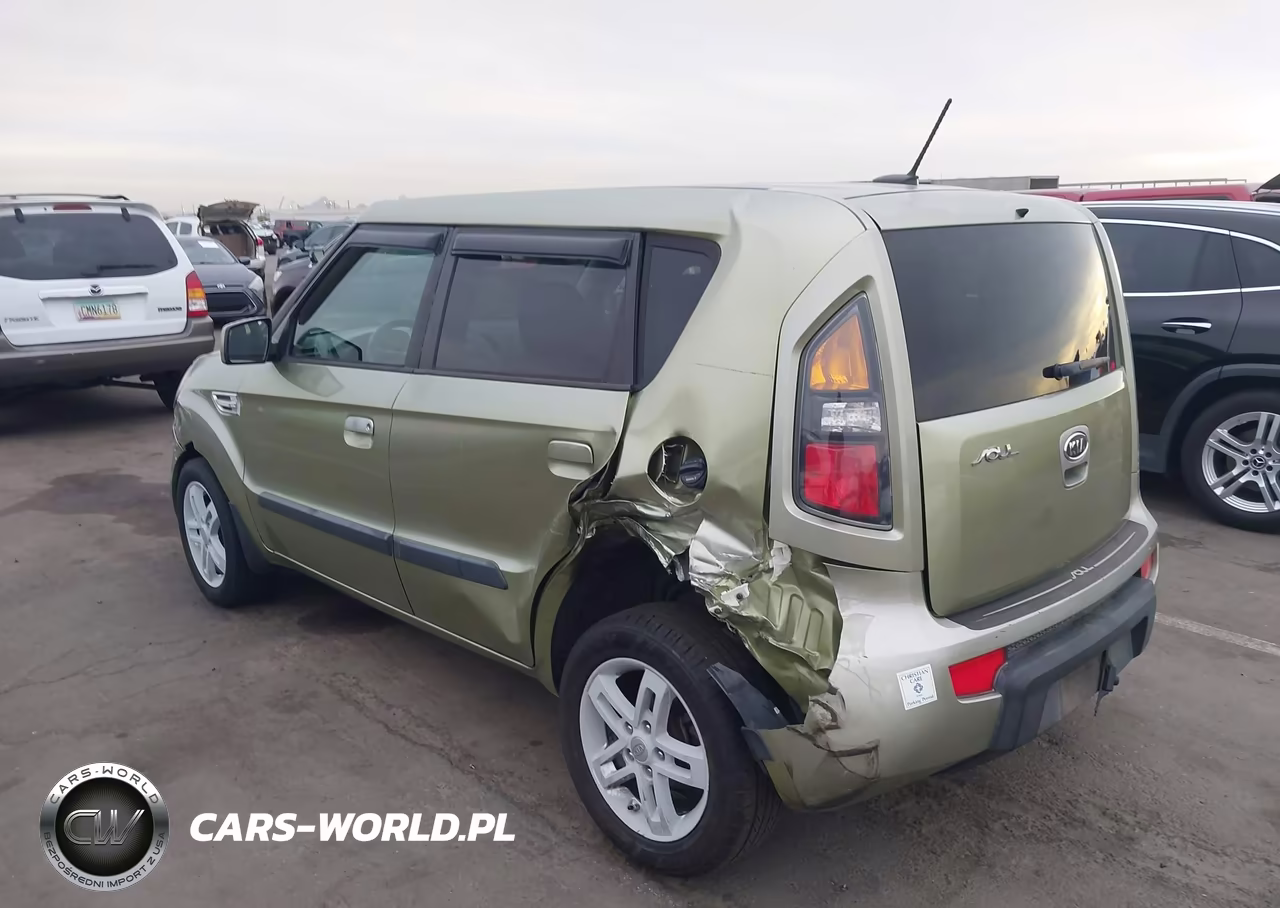 2010 Kia Soul + VIN:KNDJT2A26A7077584 - 3