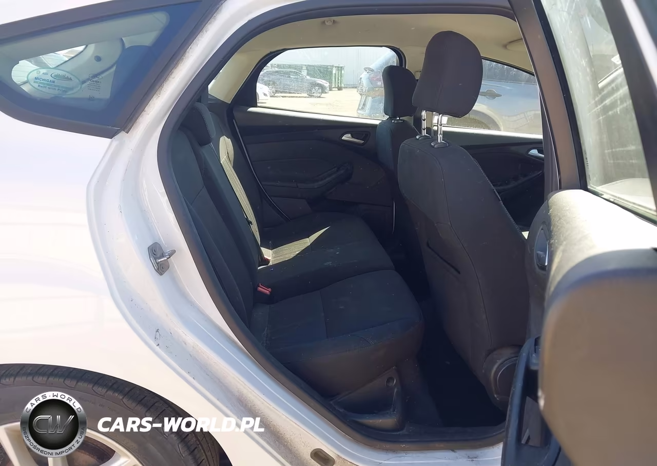 2015 Ford Focus Se VIN:1FADP3K24FL370040 - 8