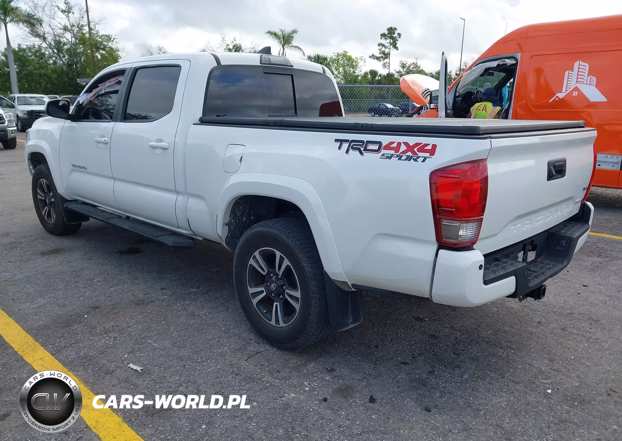 2017 Toyota Tacoma Trd Sport VIN:5TFDZ5BN5HX016985 - 3