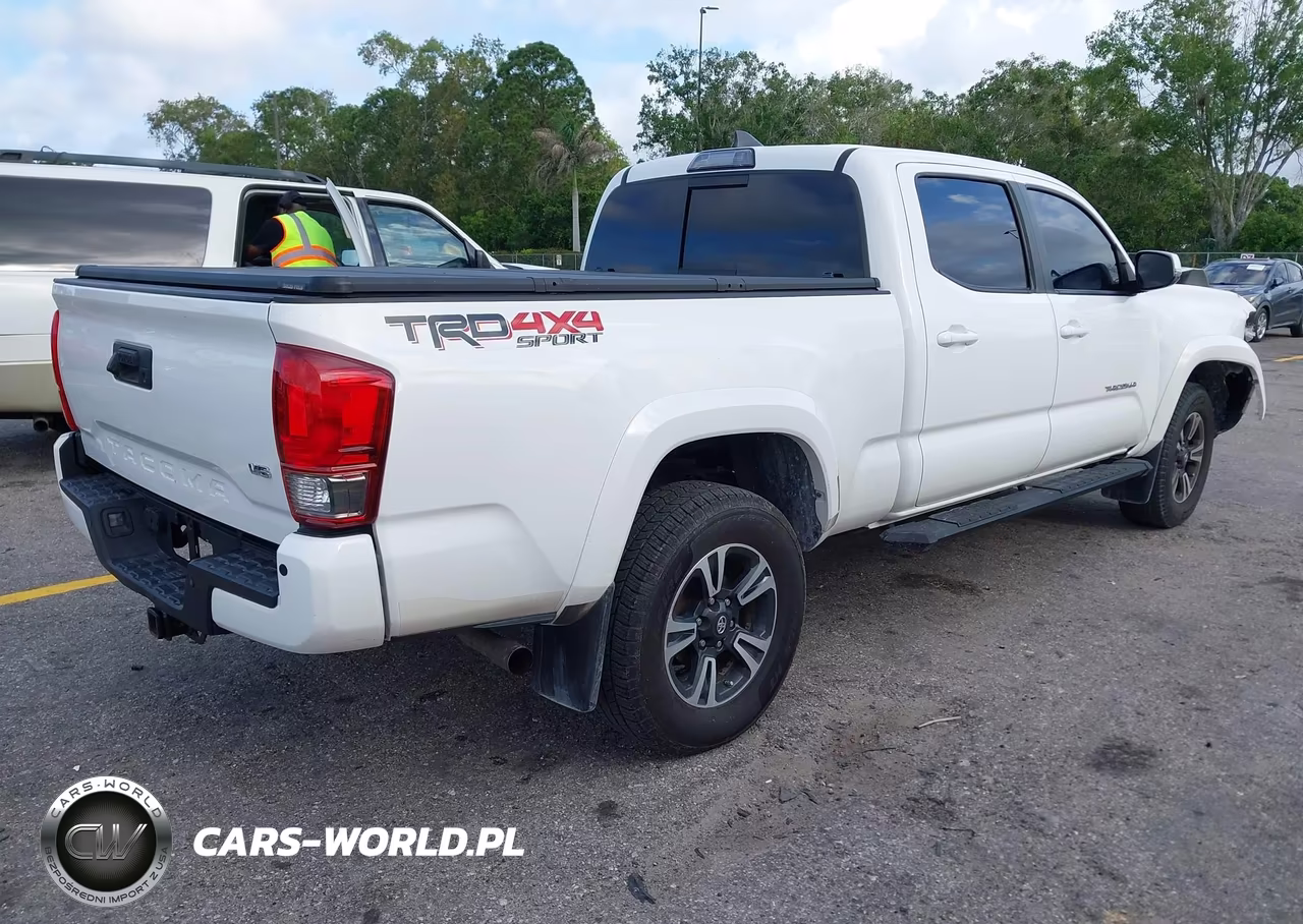 2017 Toyota Tacoma Trd Sport VIN:5TFDZ5BN5HX016985 - 4