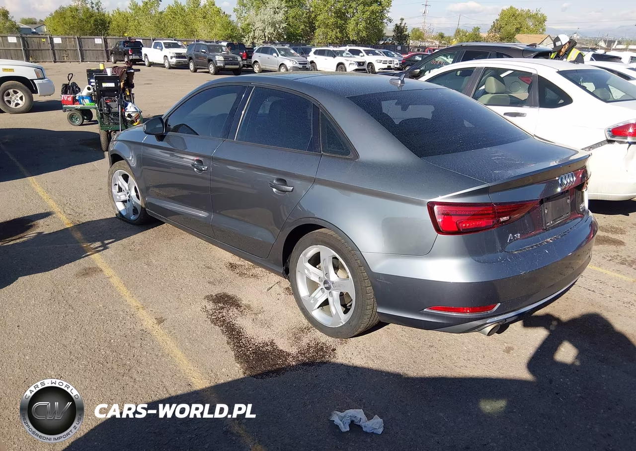 2017 Audi A3 2.0T Premium VIN:WAUB8GFF3H1011132 - 3