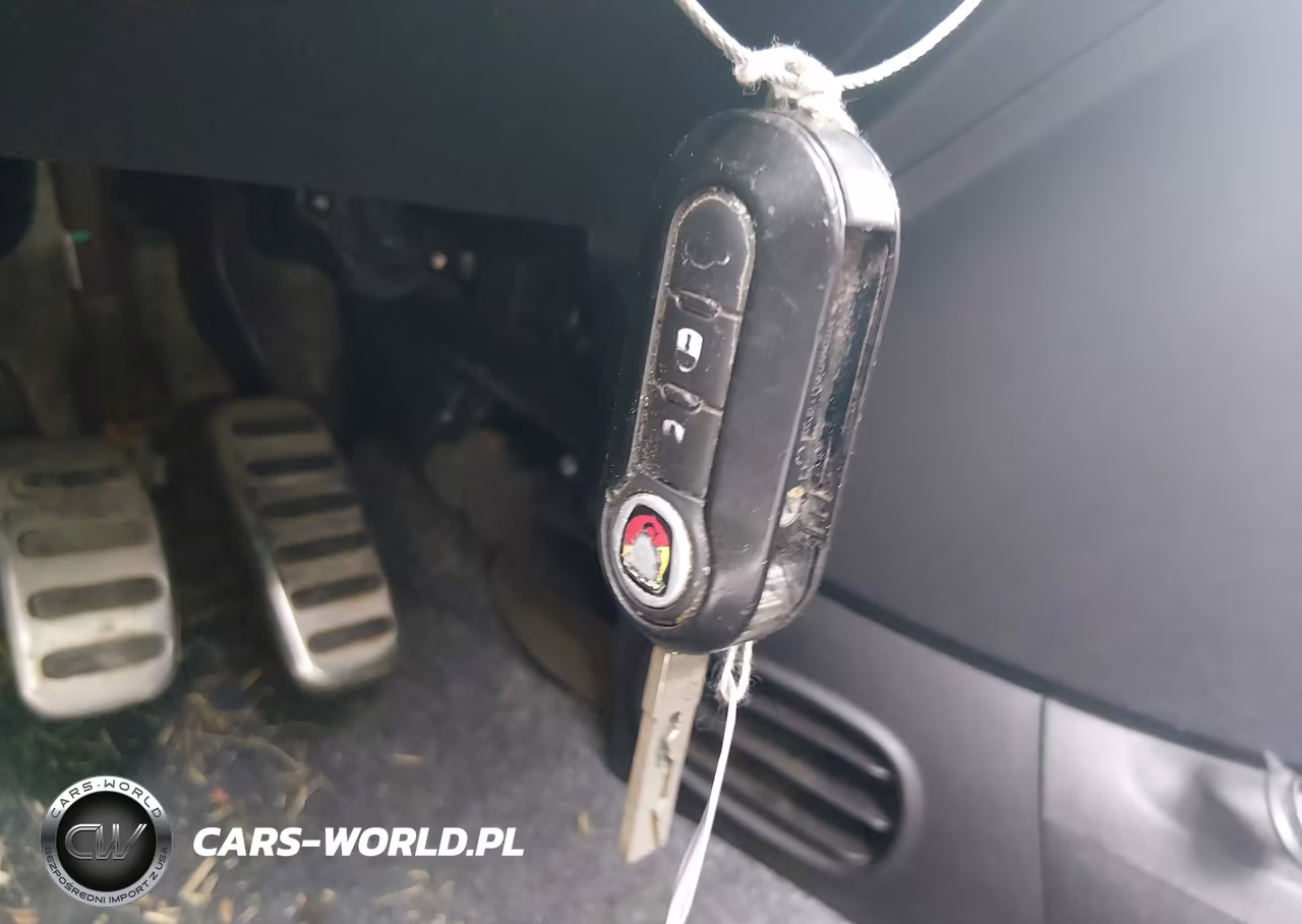 2013 Fiat 500C Abarth VIN:3C3CFFJH3DT742988 - 11