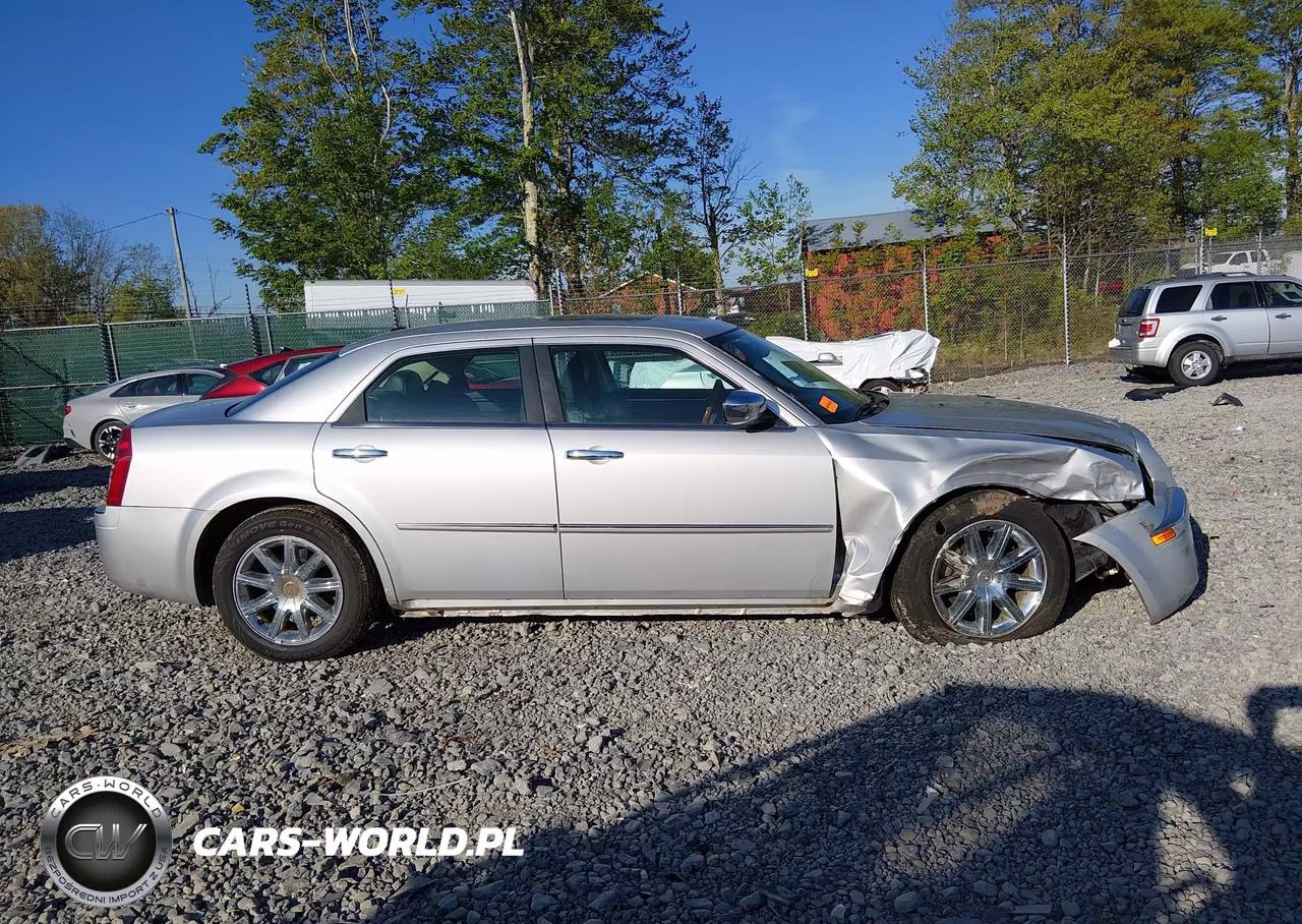 2010 Chrysler 300 Limited VIN:2C3CA3CV5AH135513 - 14