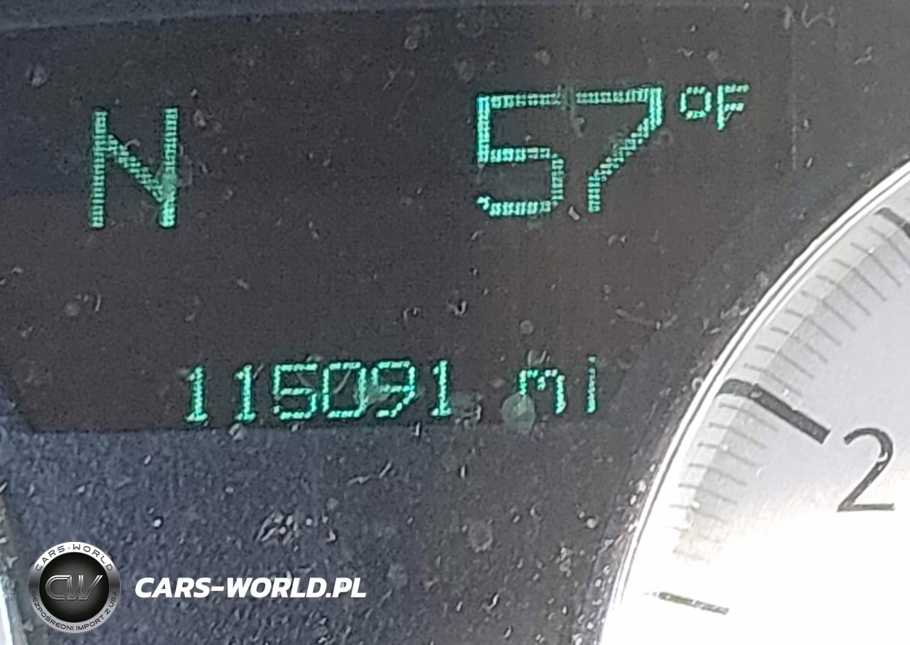 2010 Chrysler 300 Limited VIN:2C3CA3CV5AH135513 - 16