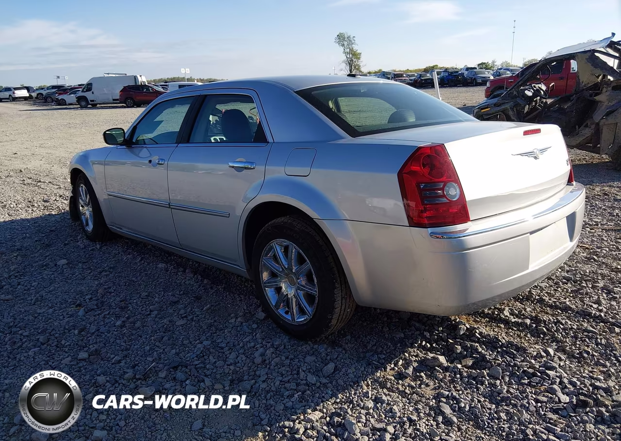 2010 Chrysler 300 Limited VIN:2C3CA3CV5AH135513 - 3