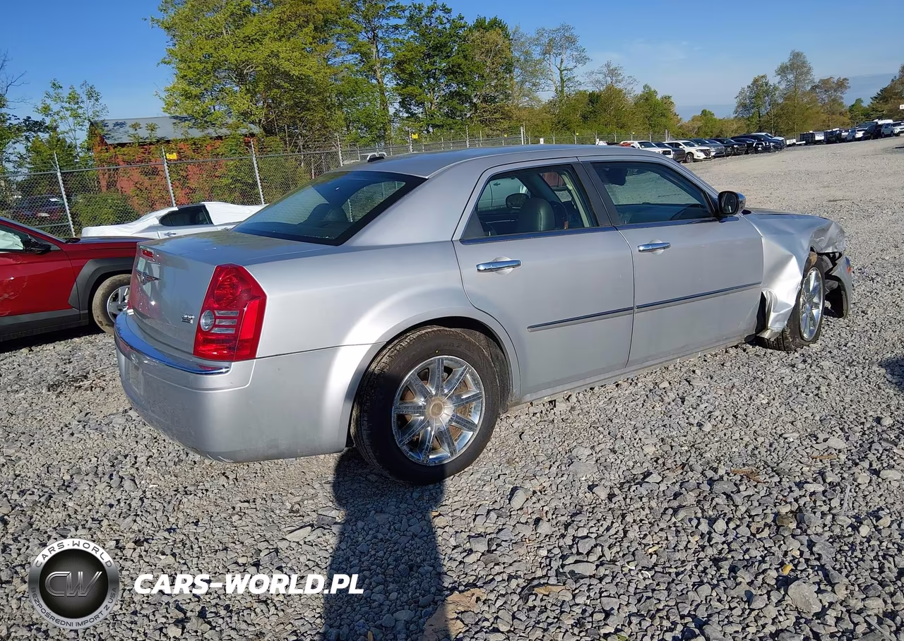 2010 Chrysler 300 Limited VIN:2C3CA3CV5AH135513 - 4
