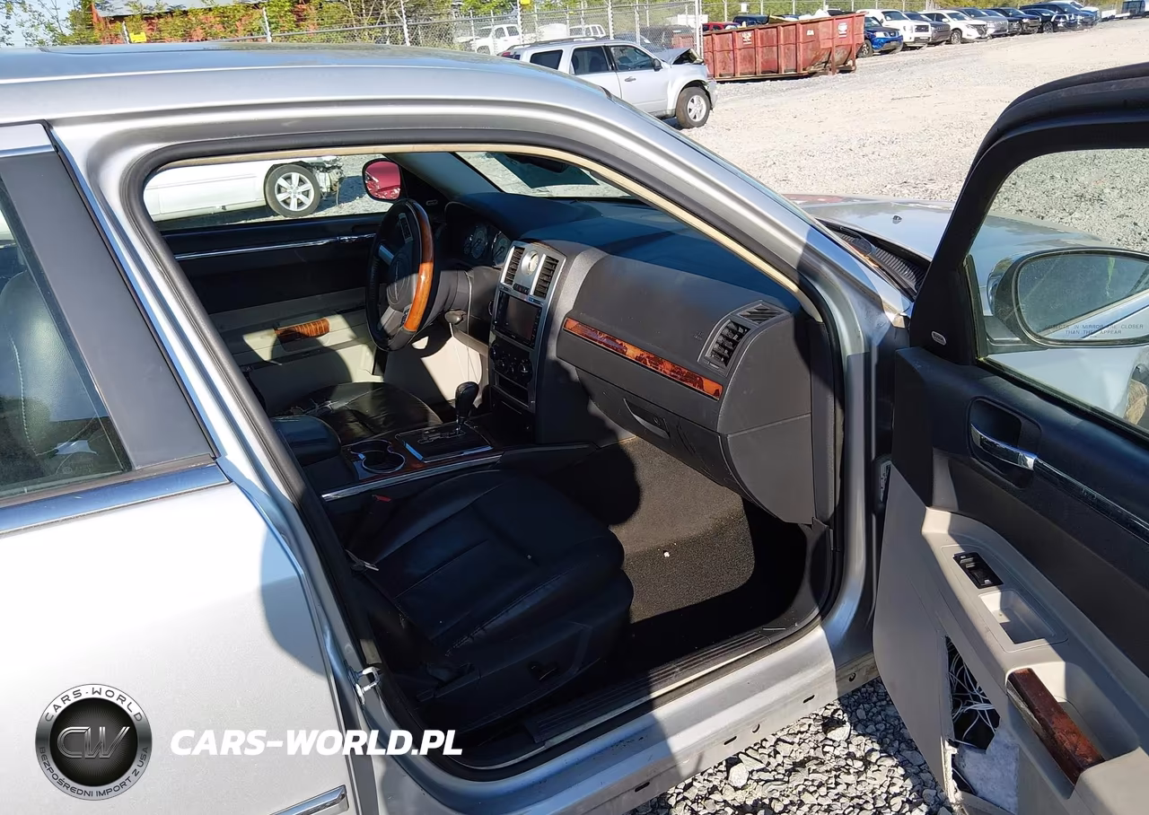 2010 Chrysler 300 Limited VIN:2C3CA3CV5AH135513 - 5