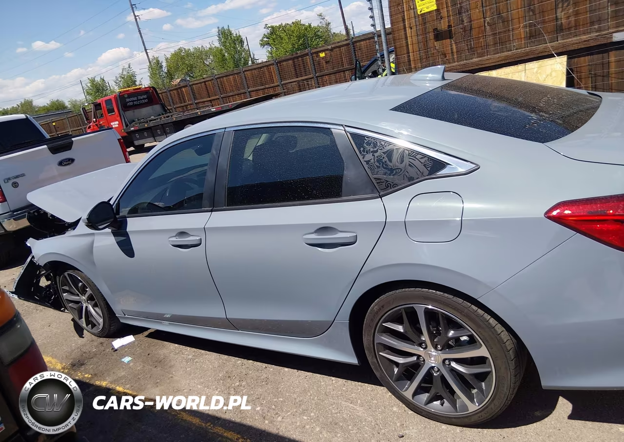 2024 Honda Civic Touring VIN:2HGFE1F92RH325251 - 15