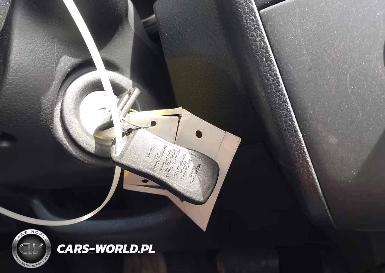 2010 Nissan Versa 1.8S VIN:3N1BC1AP4AL359425 - 11