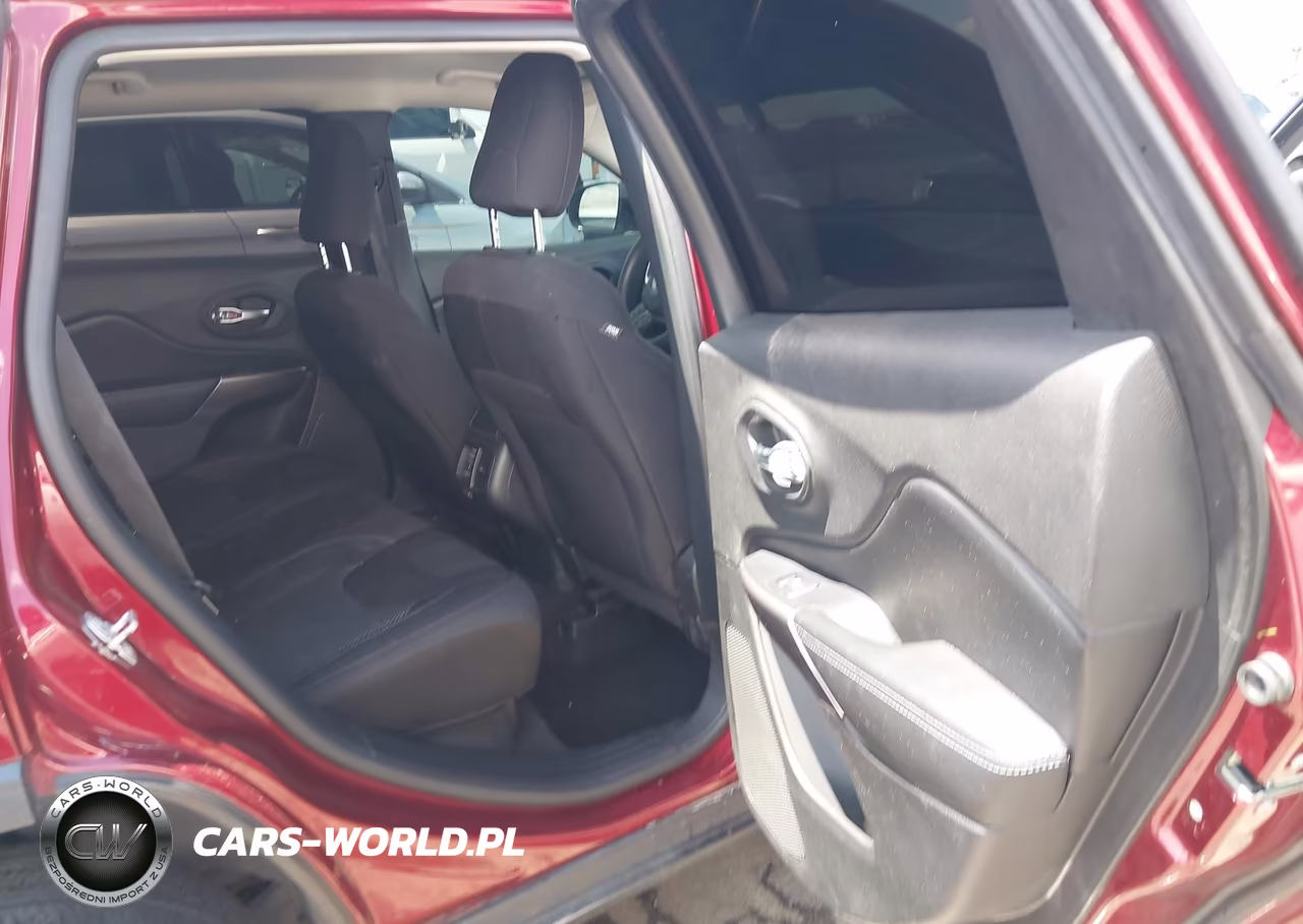 2019 Jeep Cherokee Latitude Fwd VIN:1C4PJLCX9KD484932 - 8