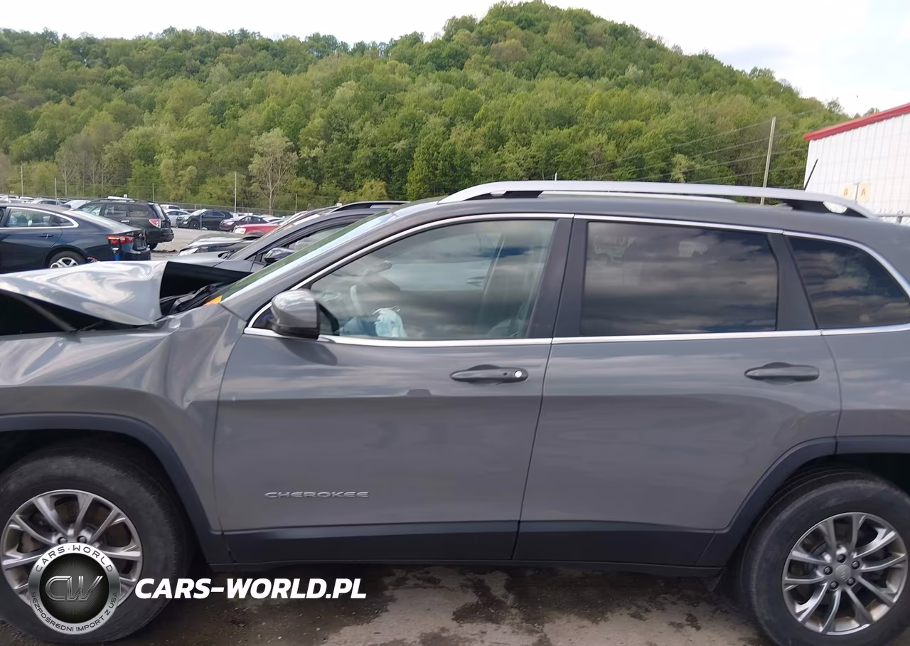 2019 Jeep Cherokee Latitude Plus 4X4 VIN:1C4PJMLB9KD378622 - 13