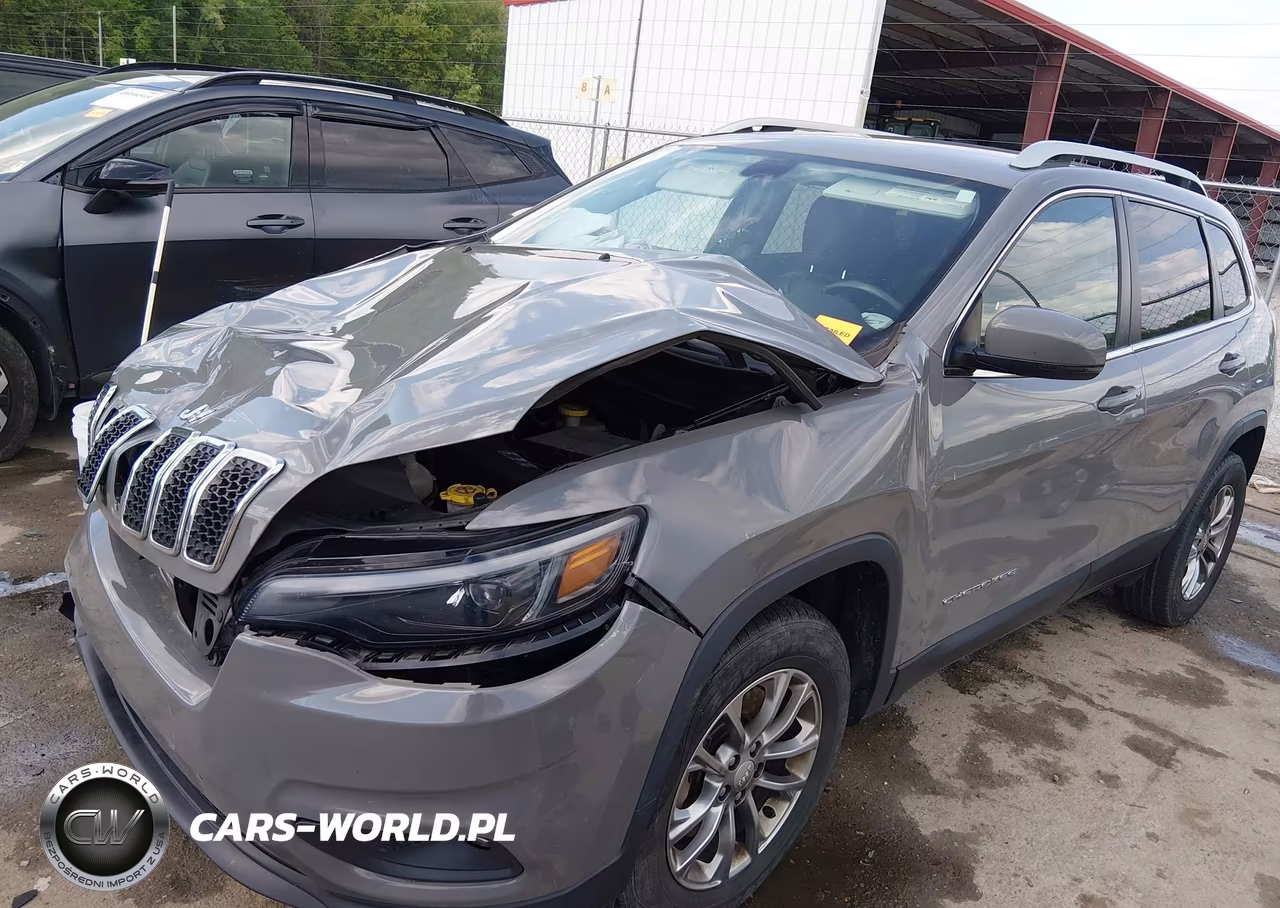 2019 Jeep Cherokee Latitude Plus 4X4 VIN:1C4PJMLB9KD378622 - 2