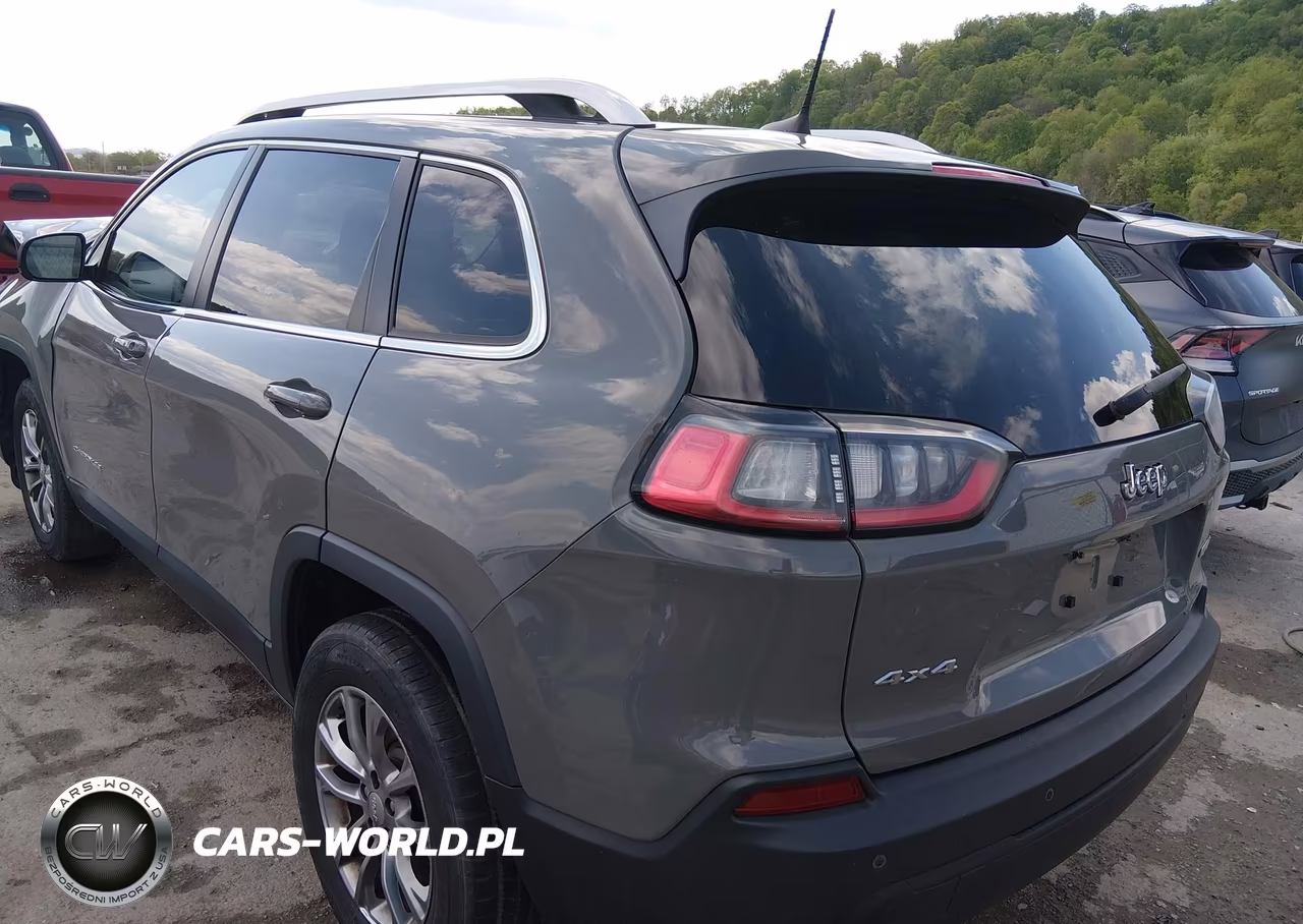 2019 Jeep Cherokee Latitude Plus 4X4 VIN:1C4PJMLB9KD378622 - 3