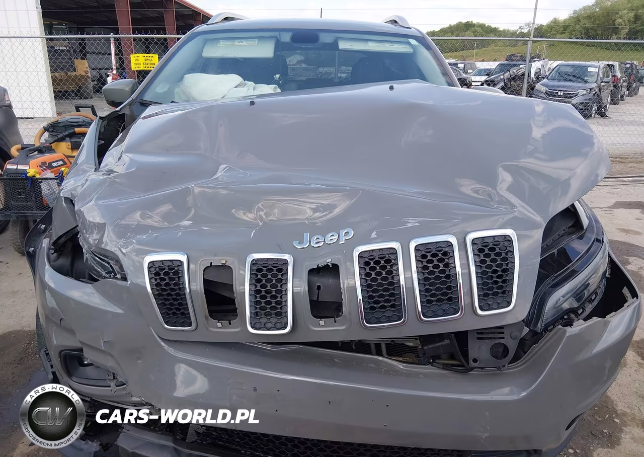 2019 Jeep Cherokee Latitude Plus 4X4 VIN:1C4PJMLB9KD378622 - 6