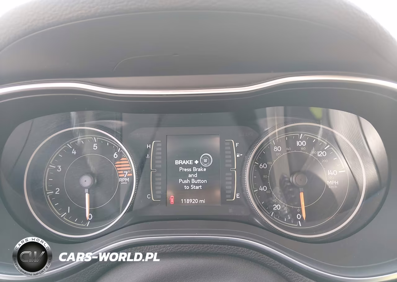 2019 Jeep Cherokee Latitude Plus 4X4 VIN:1C4PJMLB9KD378622 - 7