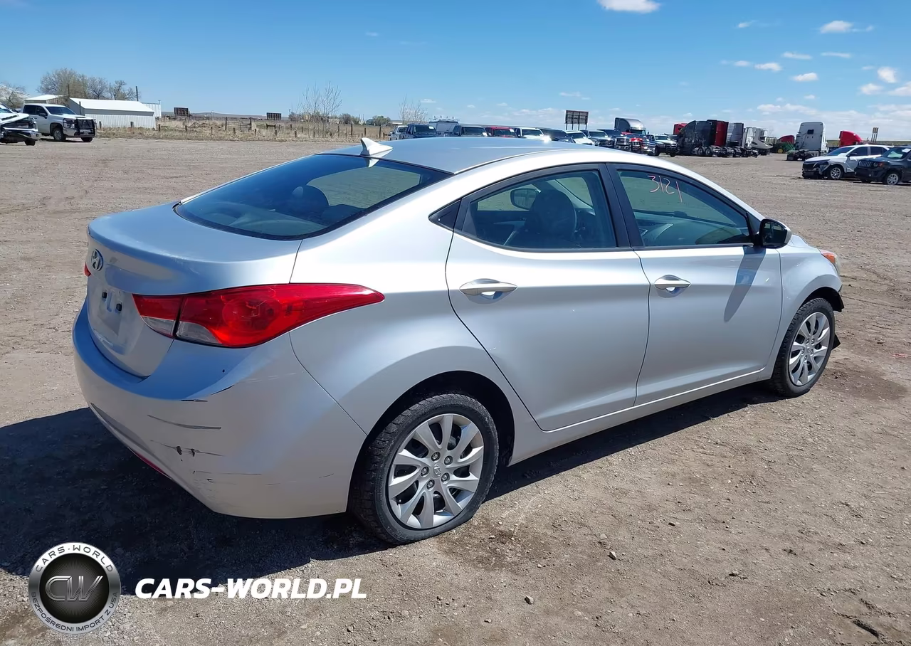 2011 Hyundai Elantra Gls VIN:5NPDH4AE6BH046854 - 4