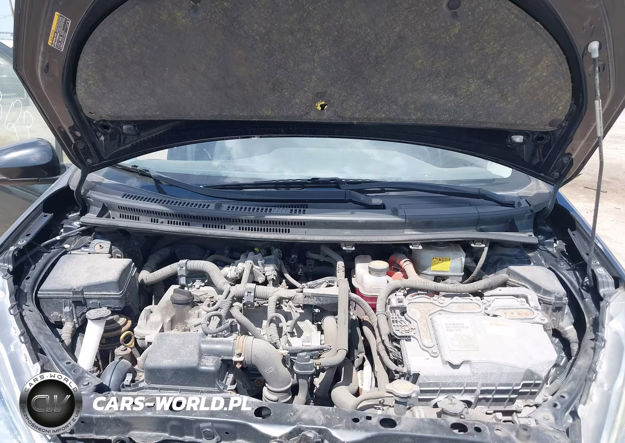 2015 Toyota Prius C Two VIN:JTDKDTB32F1581526 - 10