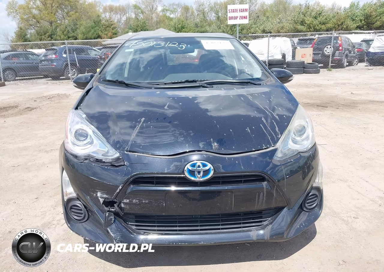 2015 Toyota Prius C Two VIN:JTDKDTB32F1581526 - 13