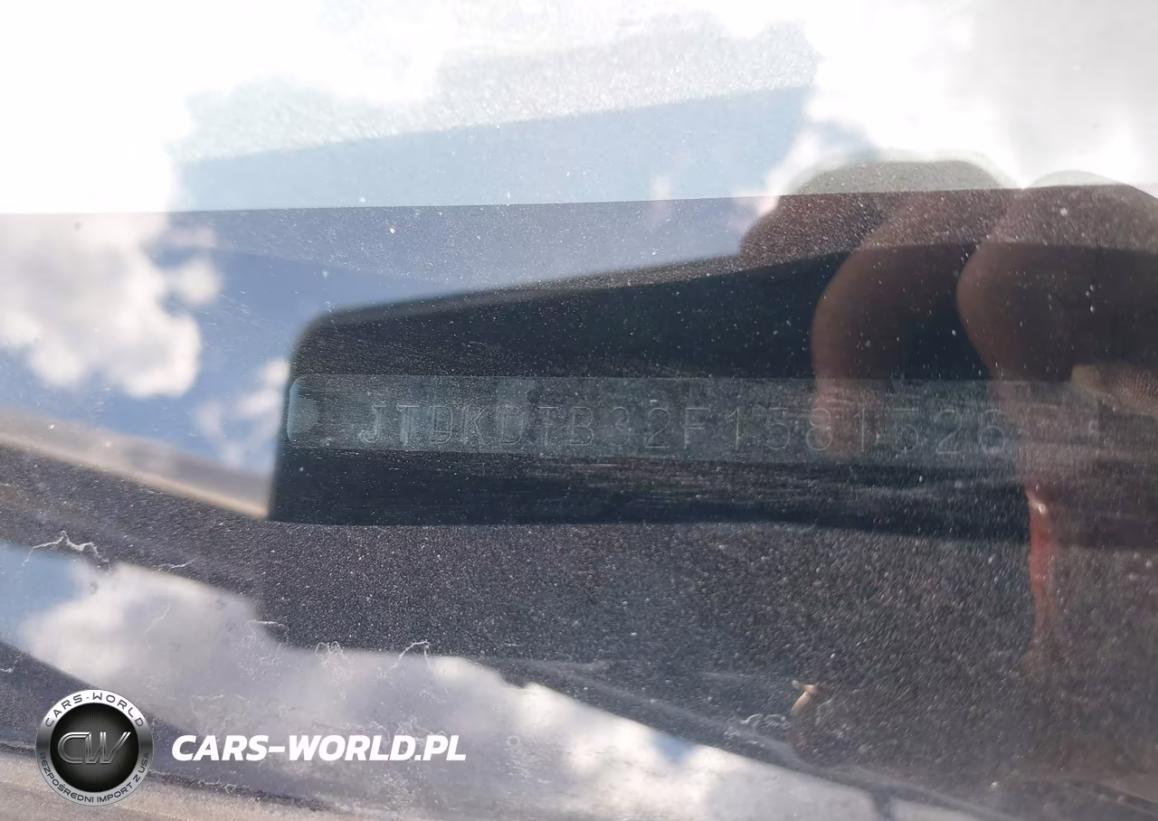 2015 Toyota Prius C Two VIN:JTDKDTB32F1581526 - 9