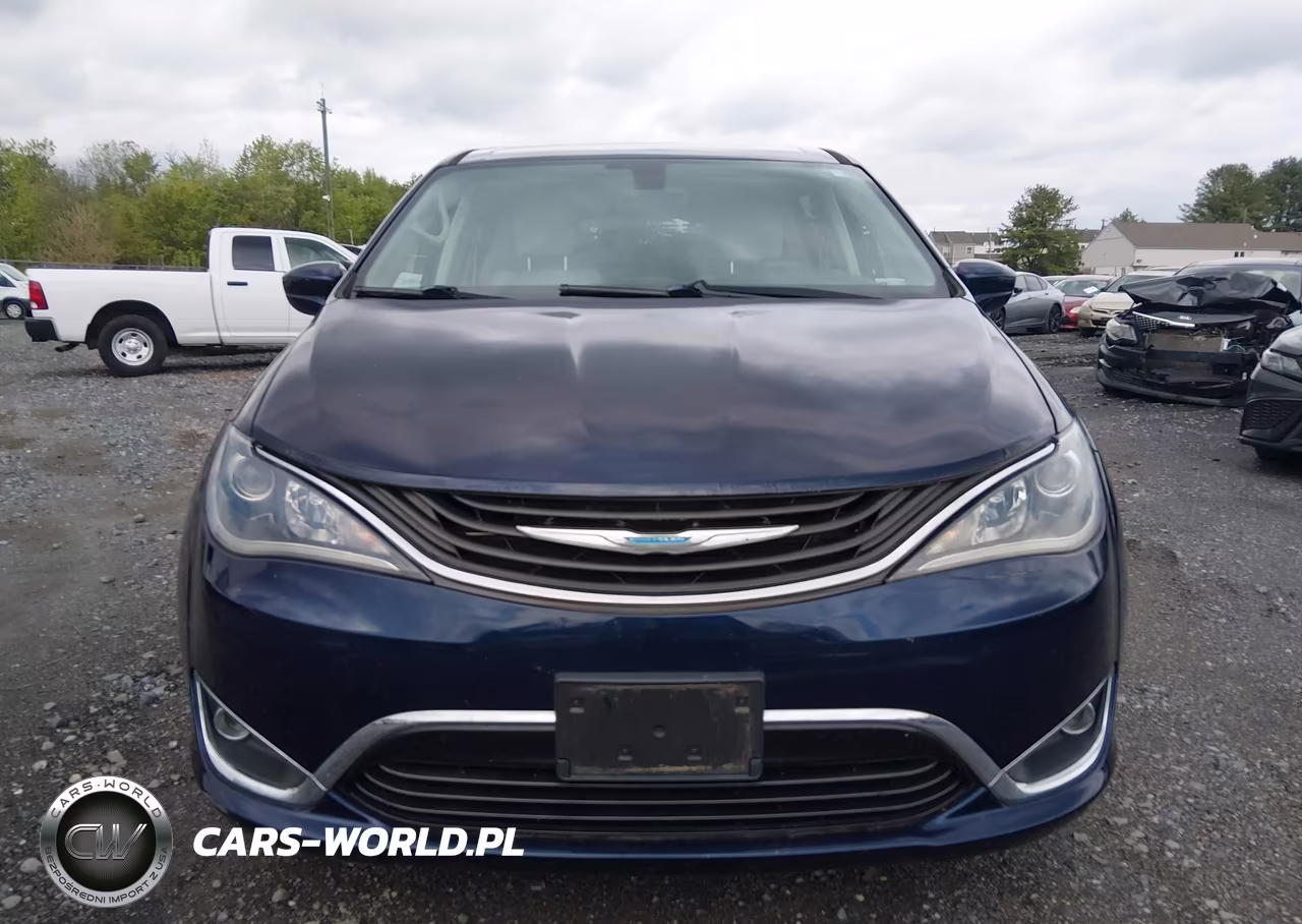 2017 Chrysler Pacifica Hybrid Touring Plus VIN:2C4RC1H71HR765080 - 13
