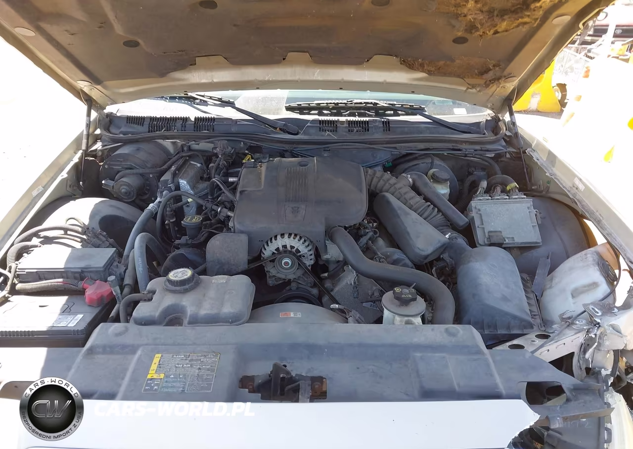 2005 Mercury Grand Marquis Gs VIN:2MEFM74W25X622449 - 10