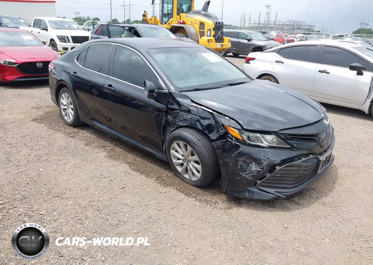 2019 Toyota Camry Le – zdjęcie 1 z 16