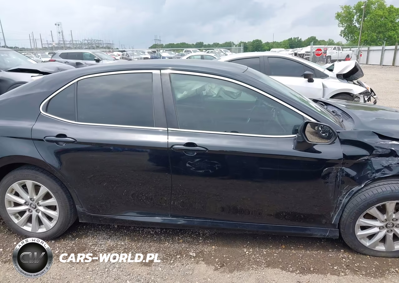 2019 Toyota Camry Le VIN:4T1B11HK9KU765507 - 13
