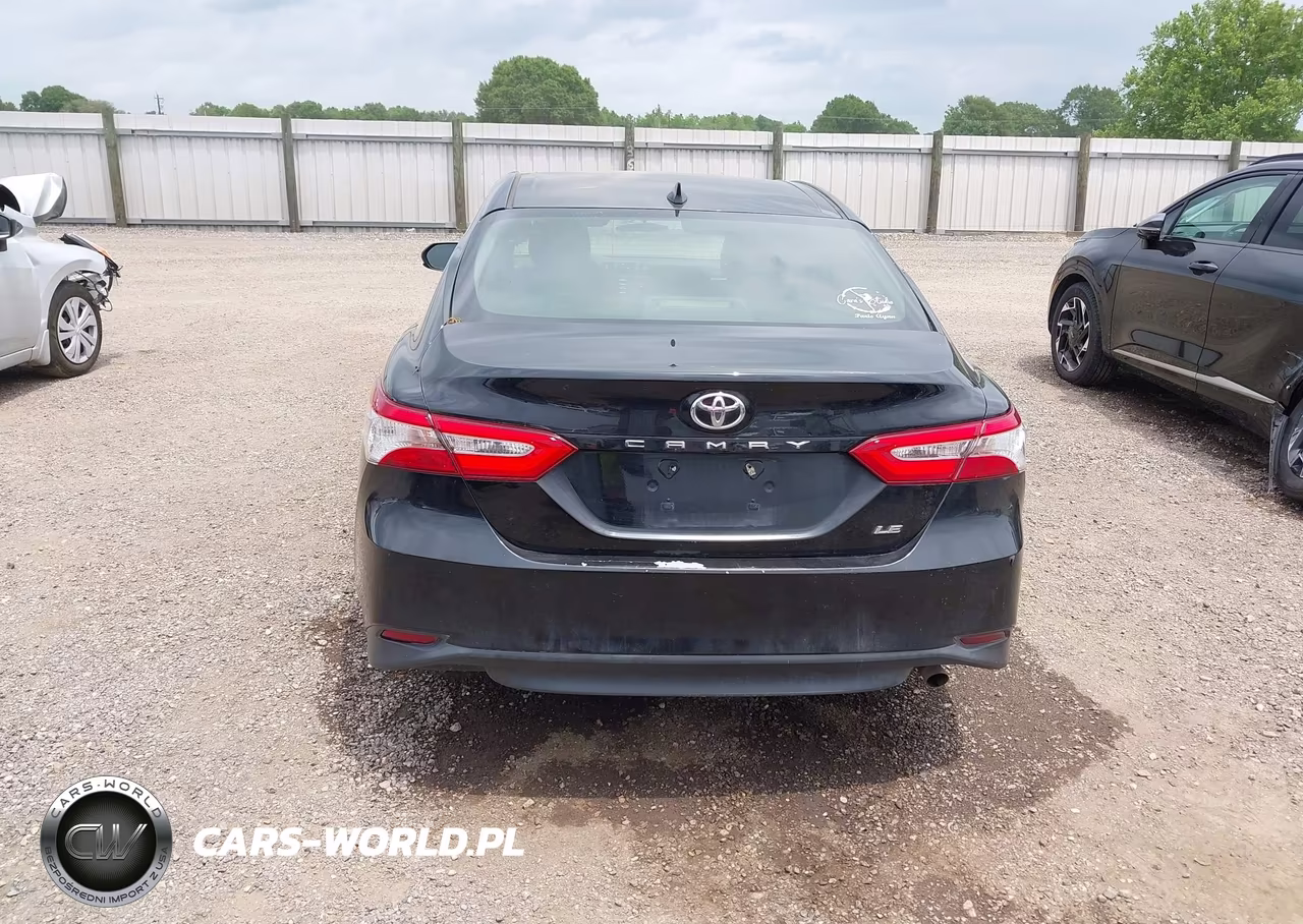 2019 Toyota Camry Le VIN:4T1B11HK9KU765507 - 16