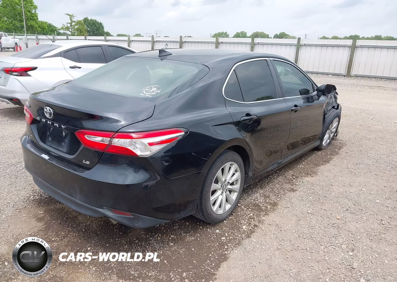2019 Toyota Camry Le VIN:4T1B11HK9KU765507 - 4