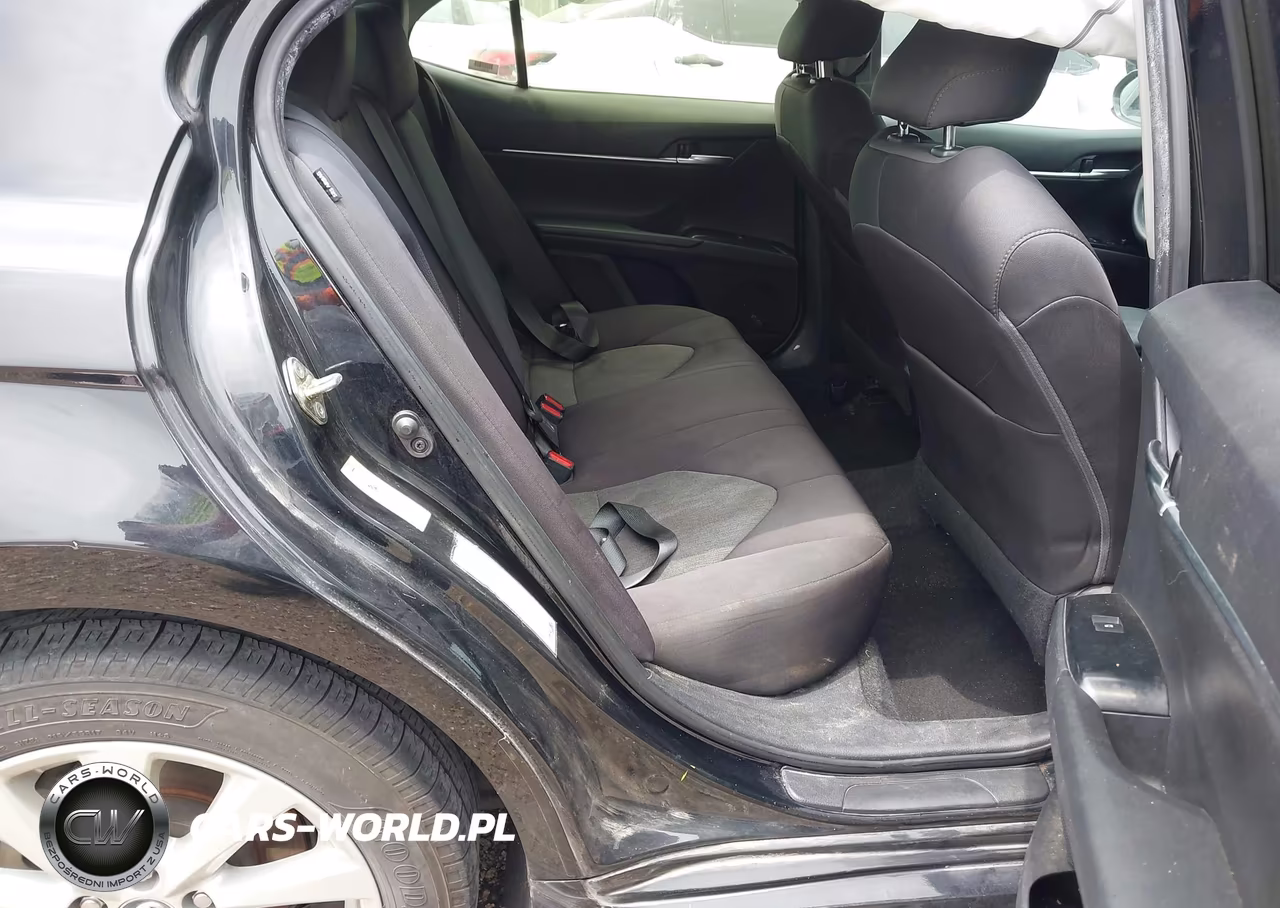 2019 Toyota Camry Le VIN:4T1B11HK9KU765507 - 8