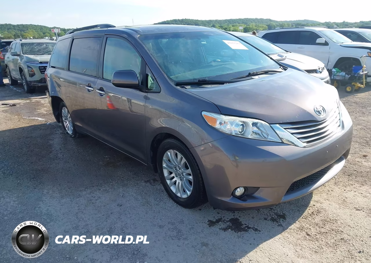 2015 Toyota Sienna Xle 8 Passenger – zdjęcie 1 z 16